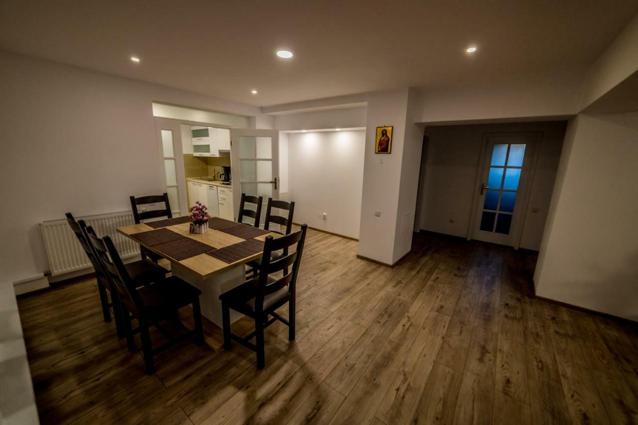 데바 Apartament Sorina Maria 아파트 외부 사진